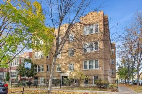 3302 W Pensacola Ave #3, Chicago, IL 60618