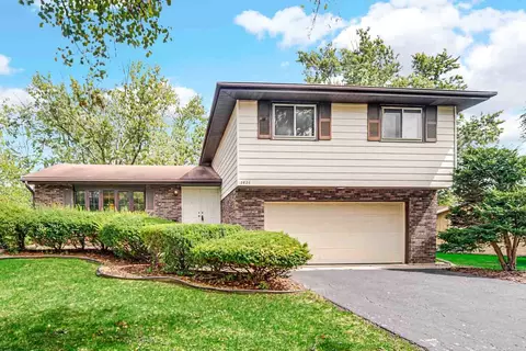 2826 Walnut Rd, Homewood, IL 60430
