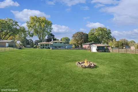 Exterior - 11 N679 Win Haven Dr, Elgin, IL 60124 photo 5 of 6