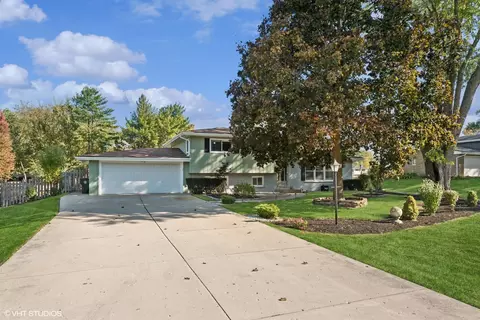 Exterior - 11 N679 Win Haven Dr, Elgin, IL 60124 photo 2 of 6