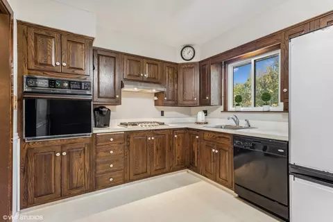 Kitchen - 11 N679 Win Haven Dr, Elgin, IL 60124 photo 2 of 2