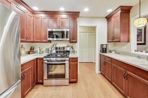 811 Wakeman Ave, Wheaton, IL 60187 photo 10