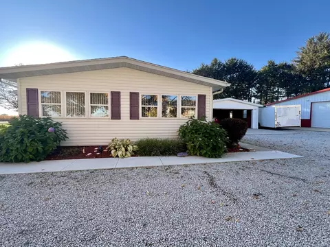 Exterior - 2302 E Leverett Rd, Champaign, IL 61822 photo 4 of 7