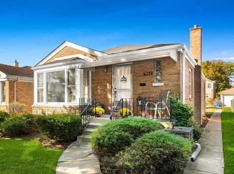 7440 N Osceola Ave, Chicago, IL 60631