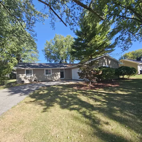 735 Considine Rd, Geneva, IL 60134