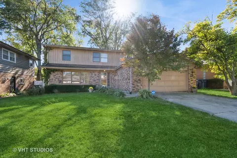 4203 Cedarwood Ln, Matteson, IL 60443