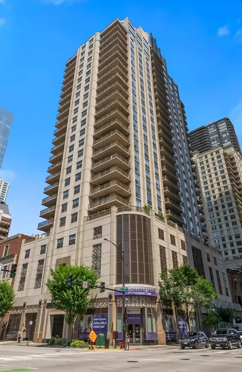 635 N Dearborn St #2704, Chicago, IL 60654