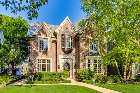 225 N Prospect Ave, Park Ridge, IL 60068