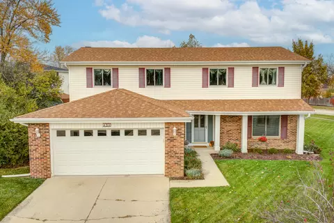 3 Quail Ct, Woodridge, IL 60517