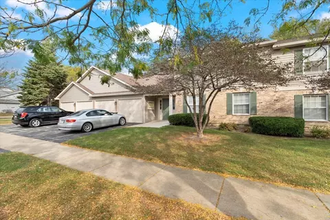 1197 N Red Oak Cir #4, Round Lake Beach, IL 60073