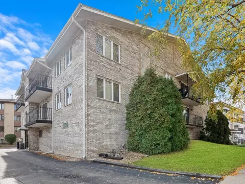 4535 Rumsey Ave #3E, Oak Lawn, IL 60453