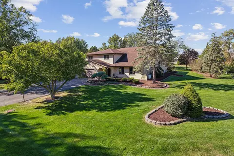 13140 Silver Fox Dr, Lemont, IL 60439