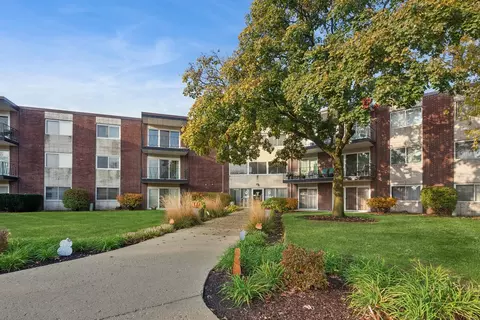 2800 Maple Ave #5C, Downers Grove, IL 60515