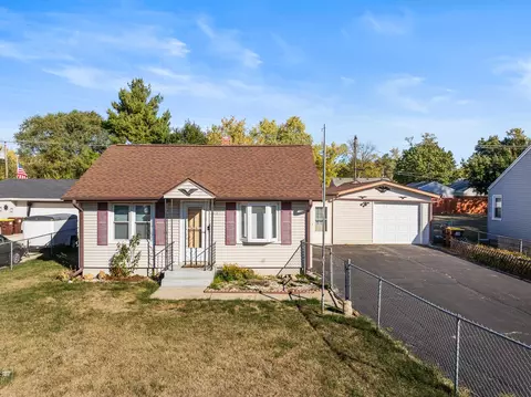 202 Harlem Rd, Machesney Park, IL 61115