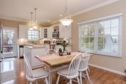 Dining - 2005 Danielle Cir, Eureka, IL 61530 photo 1 of 1