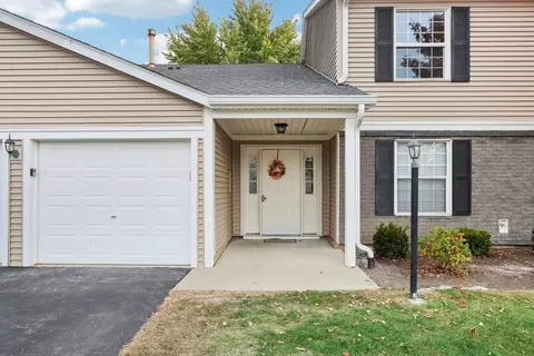 668 Thorntree Ct #B2, Bartlett, IL 60103 photo 2
