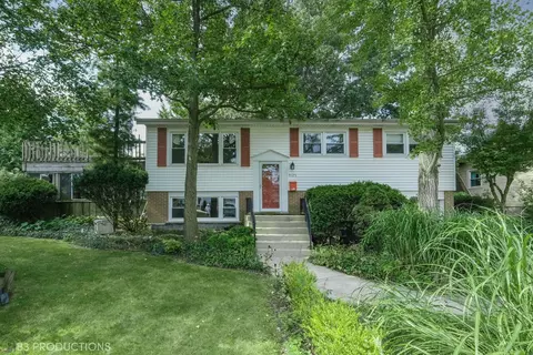 9125 W 91st Pl, Hickory Hills, IL 60457
