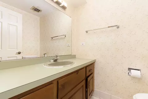 Bath - 2640 Corinth Rd, Olympia Fields, IL 60461 photo 1 of 3