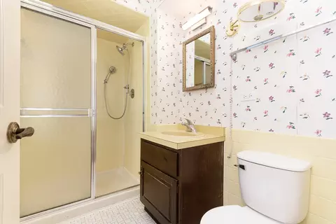 Bath - 2640 Corinth Rd, Olympia Fields, IL 60461 photo 2 of 3