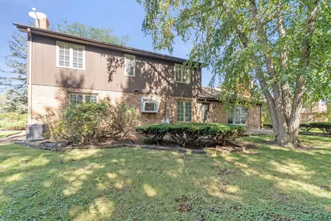 Exterior - 2640 Corinth Rd, Olympia Fields, IL 60461 photo 2 of 4