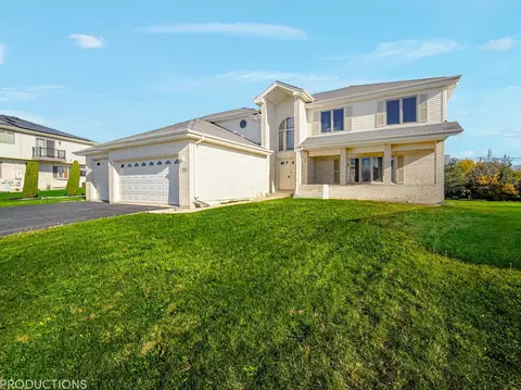 71 Providence Dr, Matteson, IL 60443