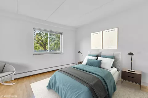 Bedroom - 576 Fairway View Dr #1E, Wheeling, IL 60090 photo 1 of 3