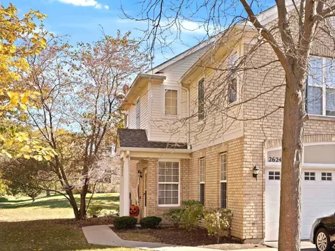 2624 Pond View Dr #2624, Algonquin, IL 60102
