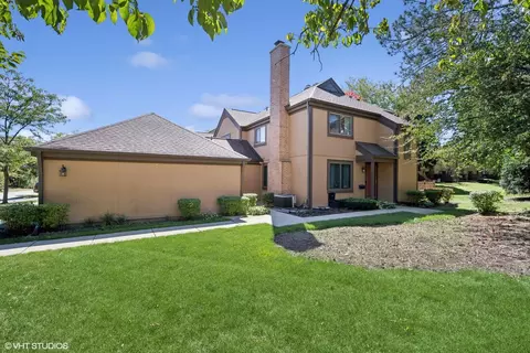 1321 Bristol Ln, Buffalo Grove, IL 60089