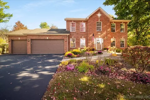 628 Evergreen Dr, Batavia, IL 60510