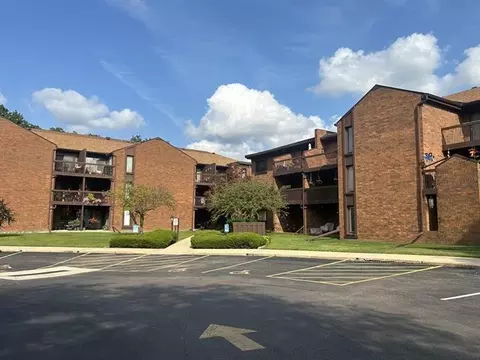 2929 Sunnyside Dr #310A, Rockford, IL 61114