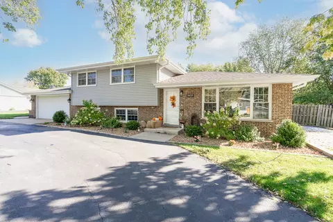 18727 S Townline Rd, Mokena, IL 60448