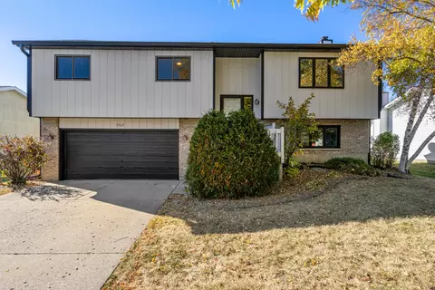 1965 Quail Ct, Woodstock, IL 60098