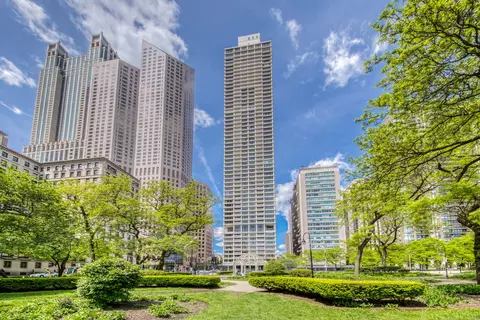 1000 N Lake Shore Plz #33B, Chicago, IL 60611