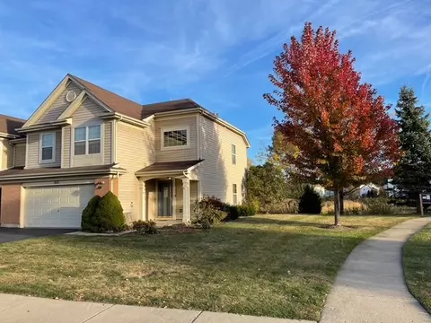 601 Blue Springs Dr, Fox Lake, IL 60020