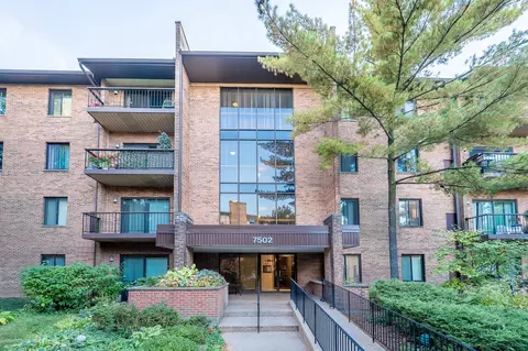 7502 Farmingdale Ave #308, Darien, IL 60561