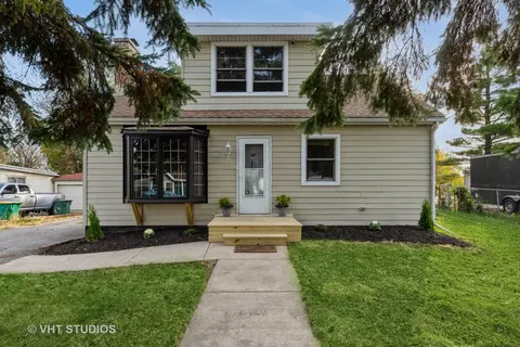 21 Arlington Ln, Fox Lake, IL 60020