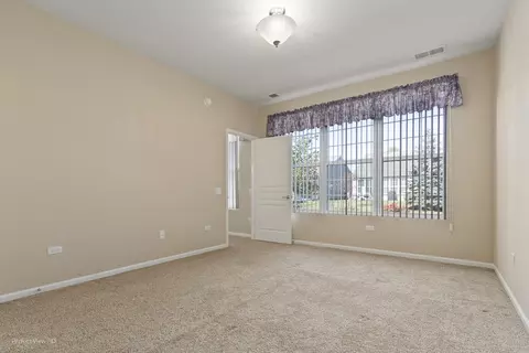 2816 Beacon Point Cir, Elgin, IL 60124 photo 13