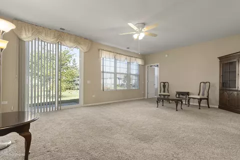 2816 Beacon Point Cir, Elgin, IL 60124 photo 12