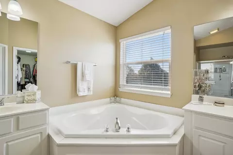 4220 Bunker Hill Dr, Algonquin, IL 60102 photo 45