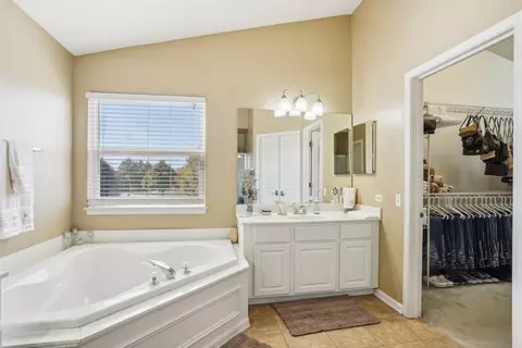 4220 Bunker Hill Dr, Algonquin, IL 60102 photo 47