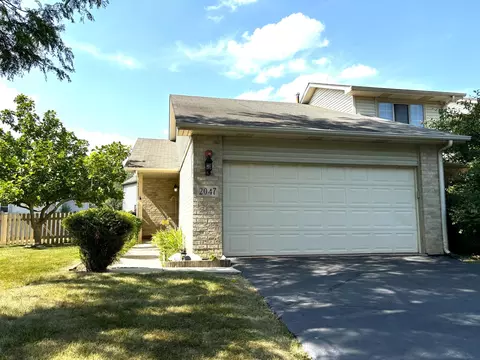 2047 Yellow Daisy Ct S, Naperville, IL 60563