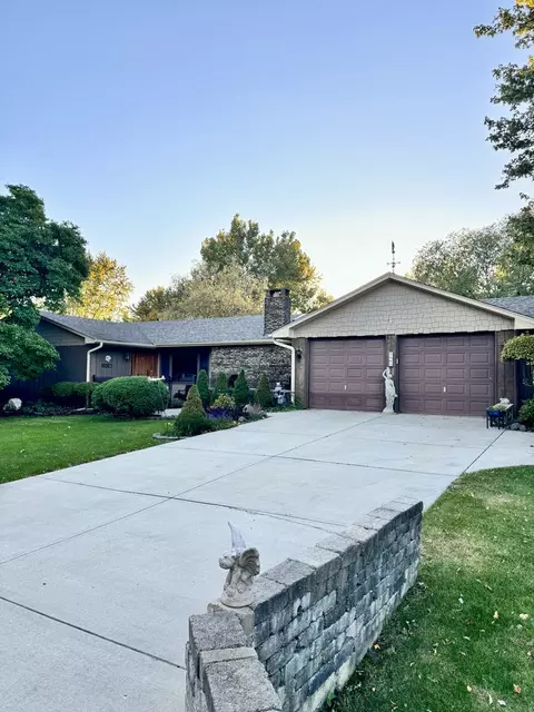 7802 Adams St, Darien, IL 60561