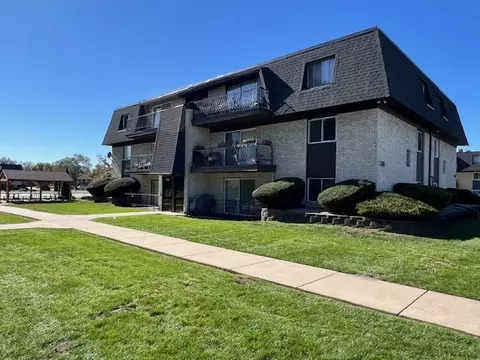 11103 S 84th Ave #3A, Palos Hills, IL 60465