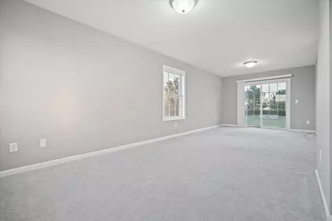 Living - 402 Travis Dr, Carlock, IL 61725 photo 2 of 3