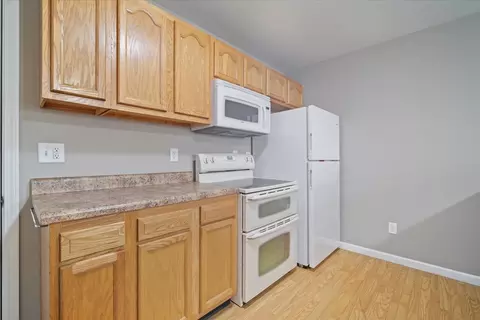 Kitchen - 402 Travis Dr, Carlock, IL 61725 photo 2 of 2