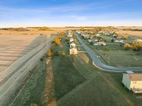 View/Area - 402 Travis Dr, Carlock, IL 61725 photo 7 of 9