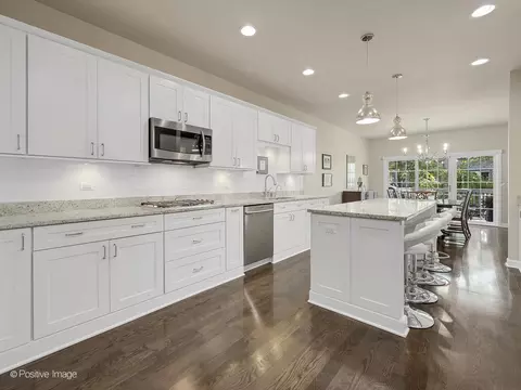 100 Waterside Pl, Burr Ridge, IL 60527 photo 5