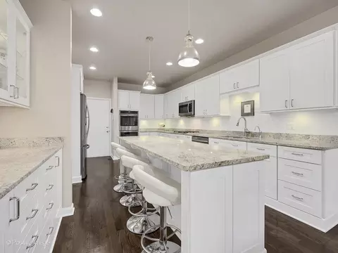 100 Waterside Pl, Burr Ridge, IL 60527 photo 4