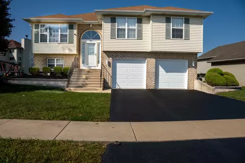 905 Mary Byrne Dr, Sauk Village, IL 60411