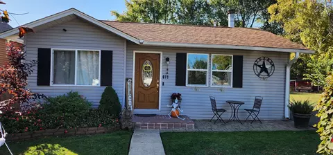 611 Redwing Dr, Round Lake Beach, IL 60073